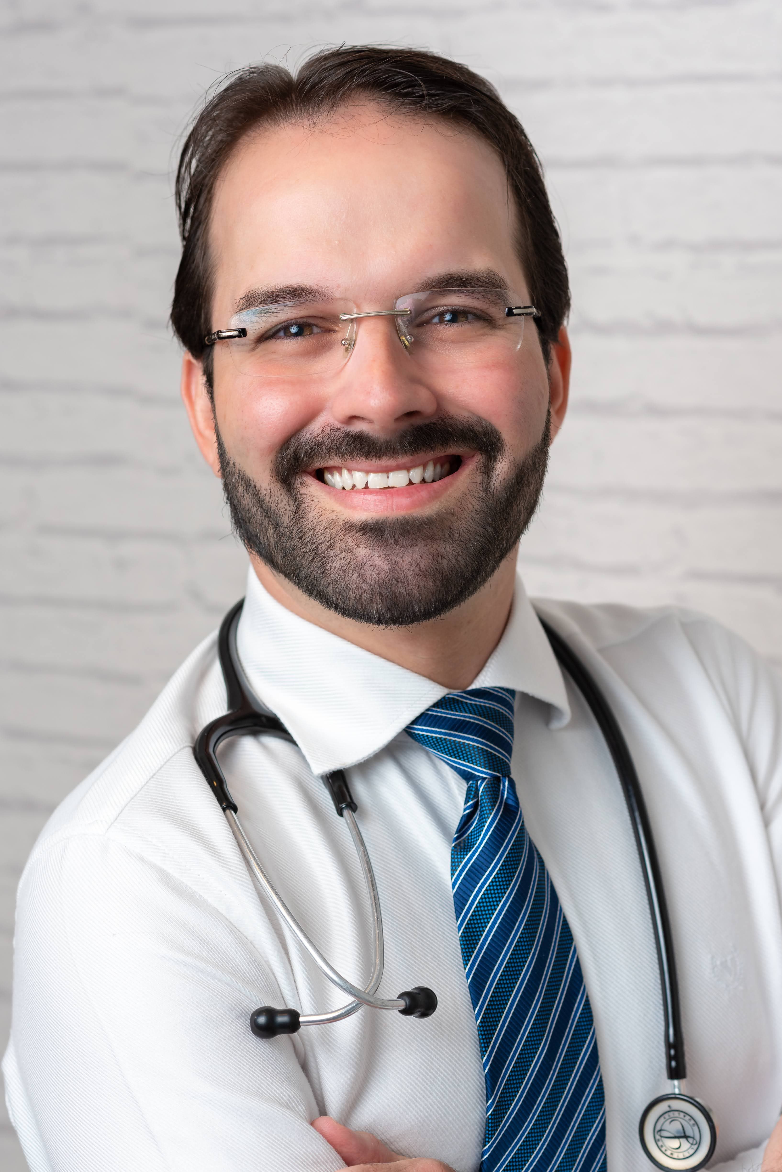 Dr. Felipe Costa Lima - Pediatra em Garanhuns
